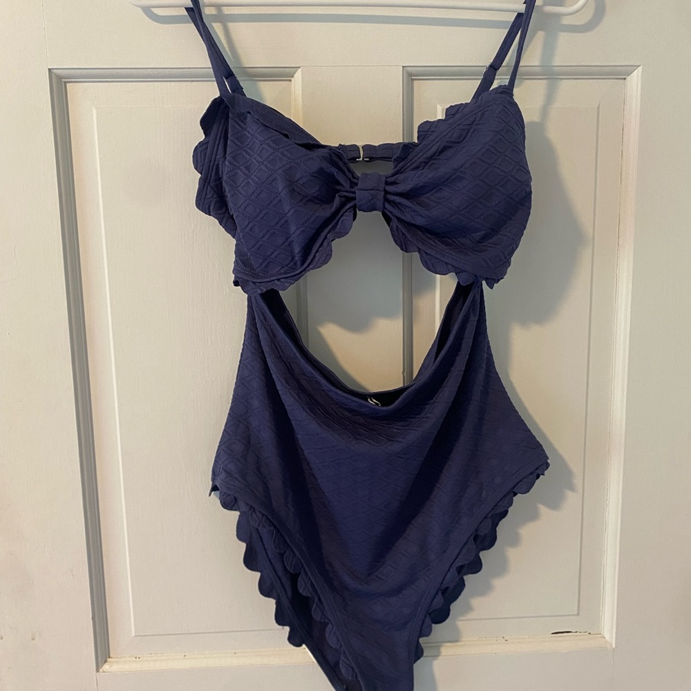 CUPSHE Navy Blue One-Piece cut out Swimsuit